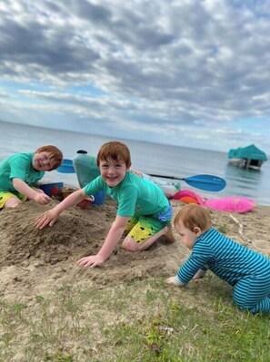 Am Strand, Liegestühle, Strandtücher