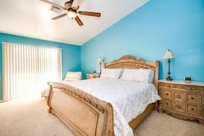 6 bedrooms, iron/ironing board, Internet, bed sheets - North Phoenix 6 Bedroom with Guest House & Pool!   Great for Large Groups (Phoenix)