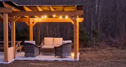 Secluded waterfront get away.