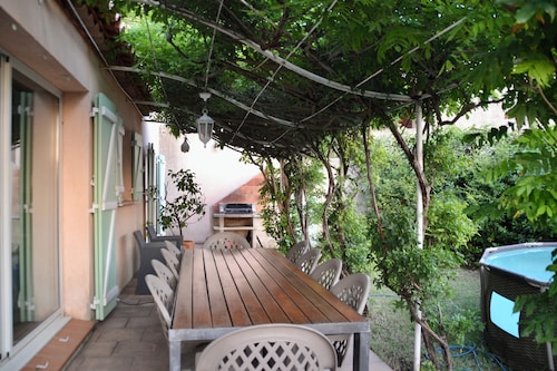 Villa au Calme à 10 Minutes en Voiture de la Plage