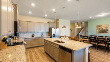House | Private kitchen | Full-size fridge, microwave, oven, stovetop