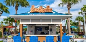 Poolside bar - Mahalo Magical Mansion (Davenport)