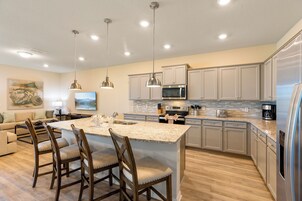 独立别墅 | 私人厨房 | 大冰箱、微波炉、烤箱、炉灶