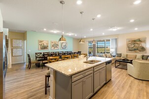 独立别墅 | 私人厨房 | 大冰箱、微波炉、烤箱、炉灶