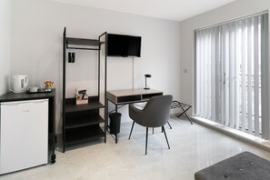 1 bedroom, Egyptian cotton sheets, premium bedding, pillow-top beds - Luxury 5BD Guesthouse (London)
