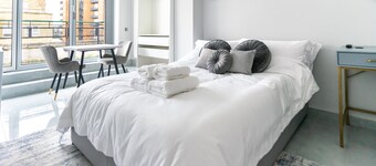 Luxury 5BD Guesthouse