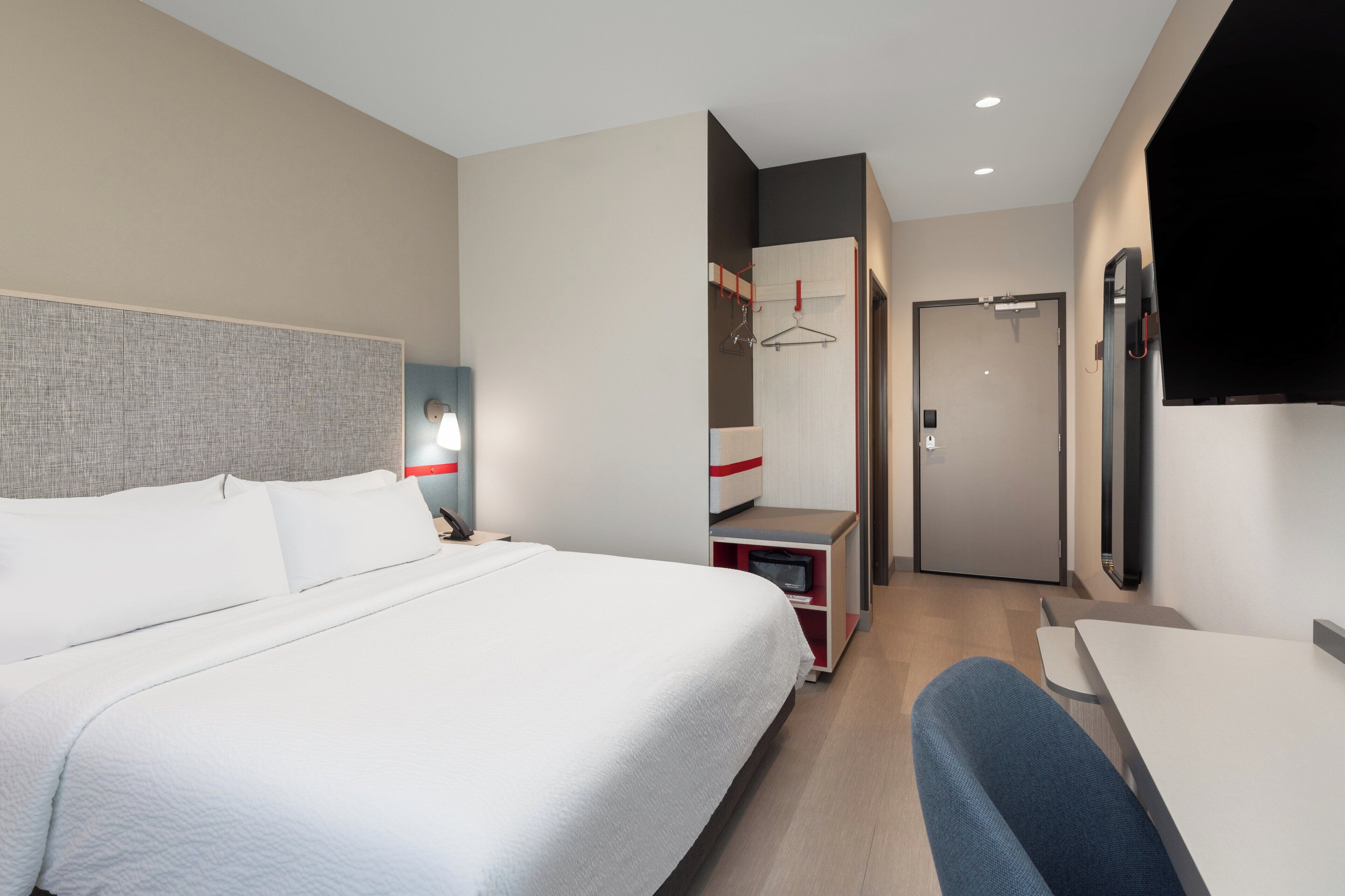 Desk, soundproofing, iron/ironing board, free WiFi