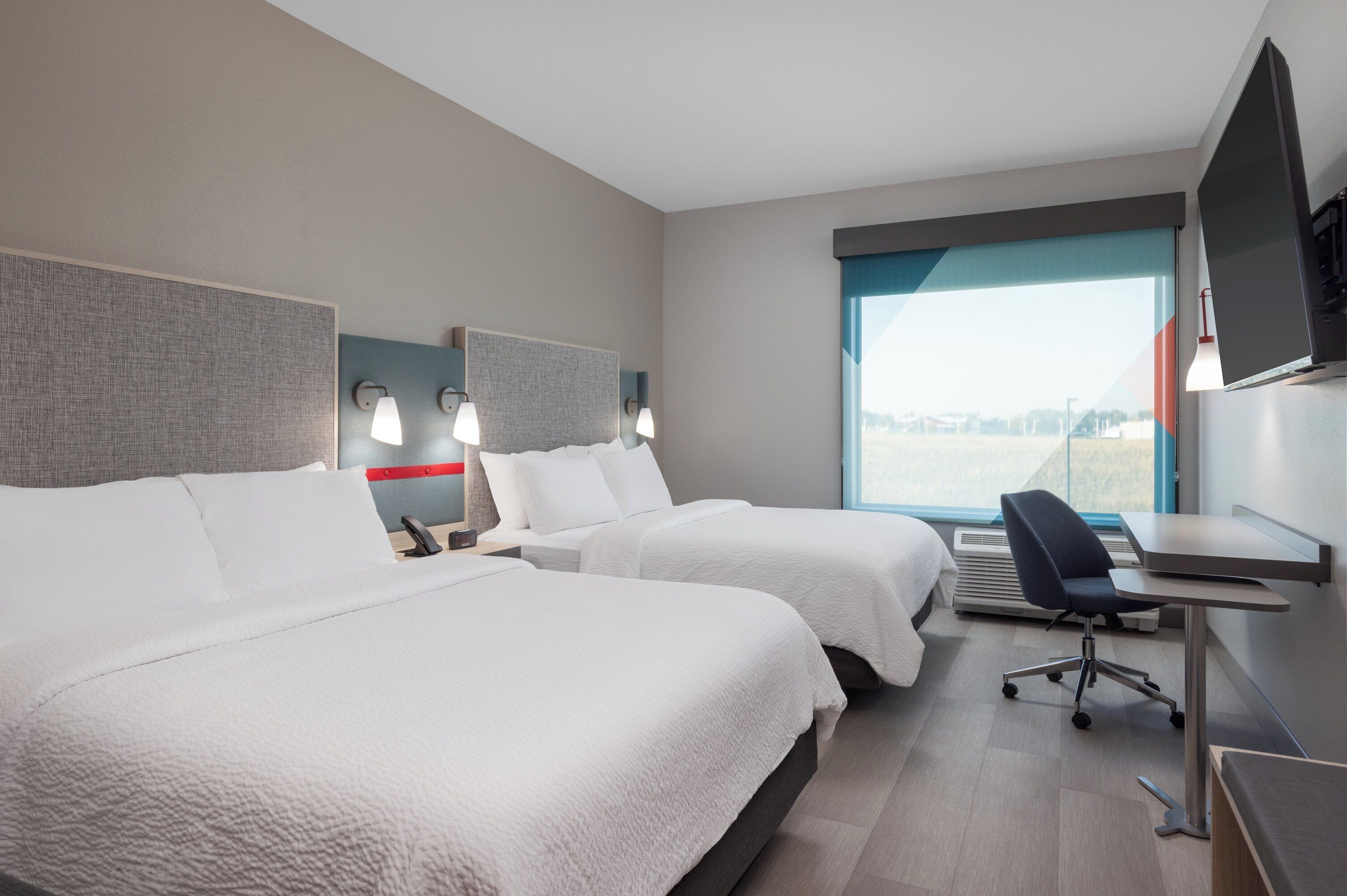 Escritorio, sistema de insonorización, tabla de planchar con plancha