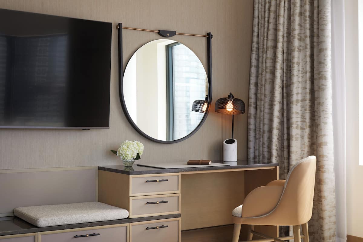 Literie hypoallergénique, minibar, coffres-forts dans les chambres