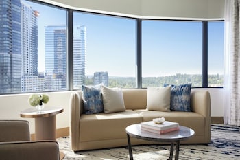 1 bedroom, hypo-allergenic bedding, minibar, in-room safe at InterContinental Seattle Bellevue by IHG