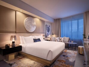 Egyptian cotton sheets, premium bedding, minibar, in-room safe - InterContinental Seattle Bellevue, by IHG (Bellevue)