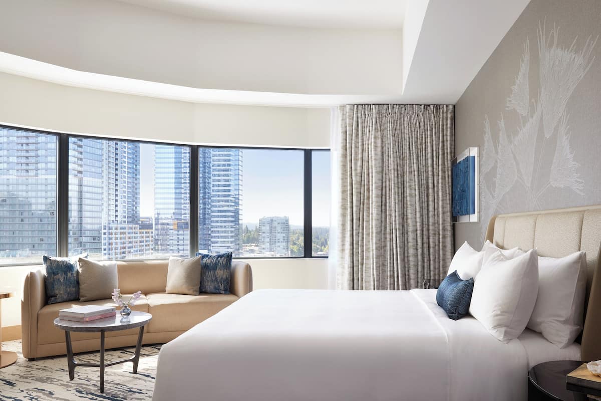 Egyptian cotton sheets, premium bedding, minibar, in-room safe