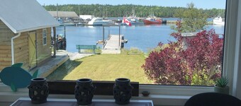 Beautiful Ocean view retreat in Eastern Passage: Serenity by the Ocean 🌊