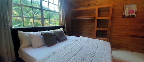 Basic Cottage, 1 King Bed, Garden View