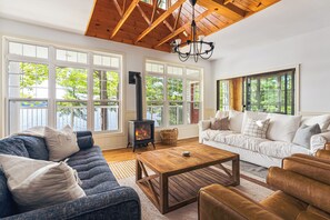 Smart TV, fireplace, books