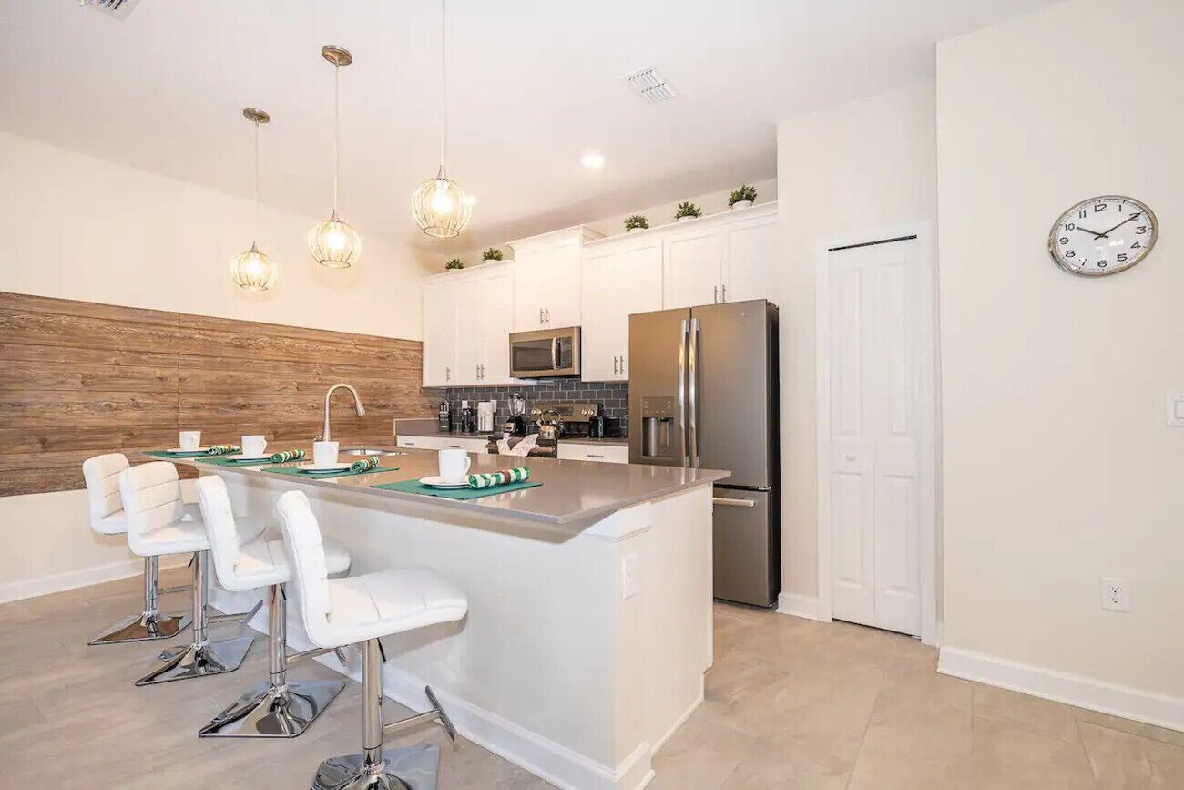 Réfrigérateur, micro-ondes, four, lave-vaisselle