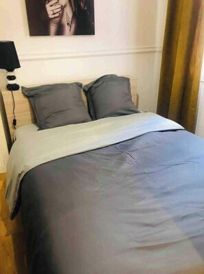 2 slaapkamers, een strijkplank/strijkijzer, reisbedje, wifi