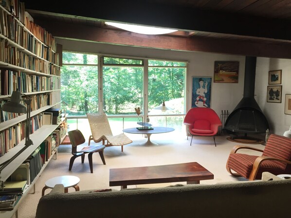 Interior - Princeton mid-mod, 4 bed Lorem ipsum dolor sit amet, consectetur adipiscing. (Princeton)