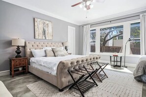 5 habitaciones, tabla de planchar con plancha, wifi y ropa de cama