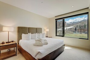 Laptop workspace, iron/ironing board, free WiFi, bed sheets - Lift by All Seasons Resort Lodging (Park City)