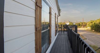 Stunning view of Canyon Lake! Game room-Fire pit-Feed deer