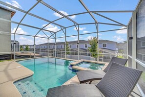 Private spa tub - Delight Kangaroo Home by All Vacation (Davenport)