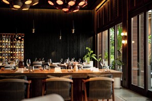 5 restaurants; breakfast, lunch and dinner served  - Regent Bali Canggu (Canggu)