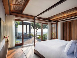 Penthouse, 2 Bedrooms, Oceanfront with Private Pool (Free 60 minutes Balinese Massage for 4 Pax) | Premium bedding, minibar, in-room safe, individually decorated