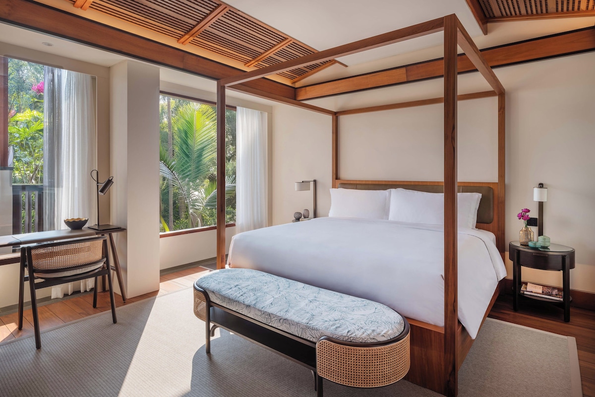Premium bedding, minibar, in-room safe, blackout drapes