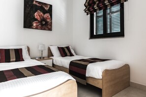 2 bedrooms, iron/ironing board, free WiFi, bed sheets