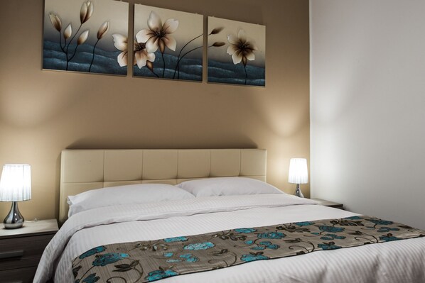 2 bedrooms, iron/ironing board, free WiFi, bed sheets