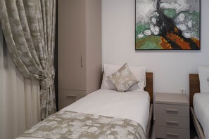 2 habitaciones, tabla de planchar con plancha y wifi gratis
