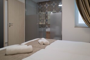 2 makuuhuonetta, silitysrauta/-lauta, ilmainen Wi-Fi, vuodevaatteet