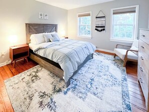 3 bedrooms, desk, iron/ironing board, travel crib - Luxury 3 bed row home in the heart of downtown Fells Point (Baltimore)