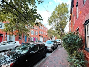 Property grounds - Luxury 3 bed row home in the heart of downtown Fells Point (Baltimore)