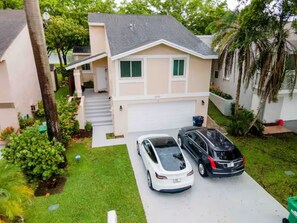 المنطقة المحيطة بالمنشأة