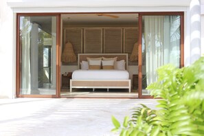 4 bedrooms, in-room safe, desk, iron/ironing board