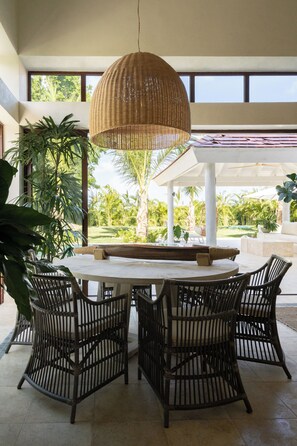 Outdoor dining - C A S A M A G U A (Punta Cana)