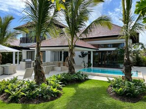 Outdoor pool - C A S A M A G U A (Punta Cana)