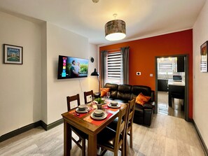 Family Townhome | Living area - Birkin House (Nottingham)