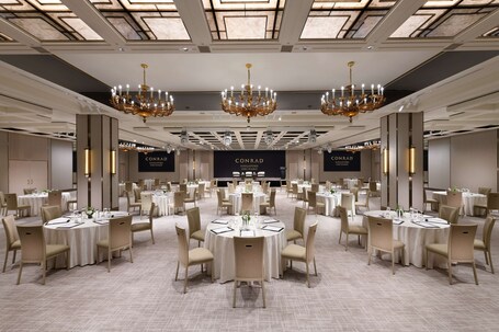 Conrad Singapore Orchard - Image 9