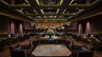 Cocktail bar