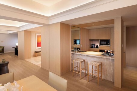 Conrad Singapore Orchard - Image 38