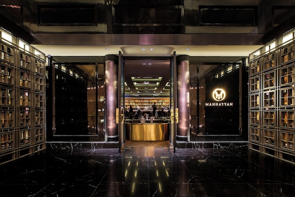 Cocktail bar