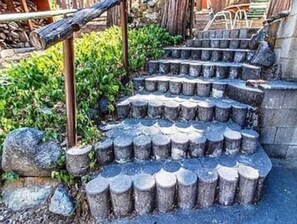 Property grounds - Jamo's Lodge Idyllwild (Idyllwild-Pine Cove)