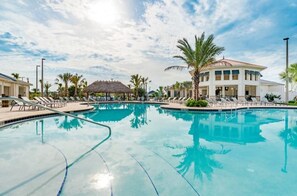 3 piscine all'aperto