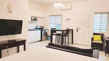 1 chambre, fer et planche Ă  repasser, Wi-Fi gratuit, draps fournis