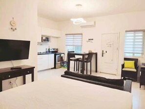 1 chambre, fer et planche à repasser, Wi-Fi gratuit, draps fournis