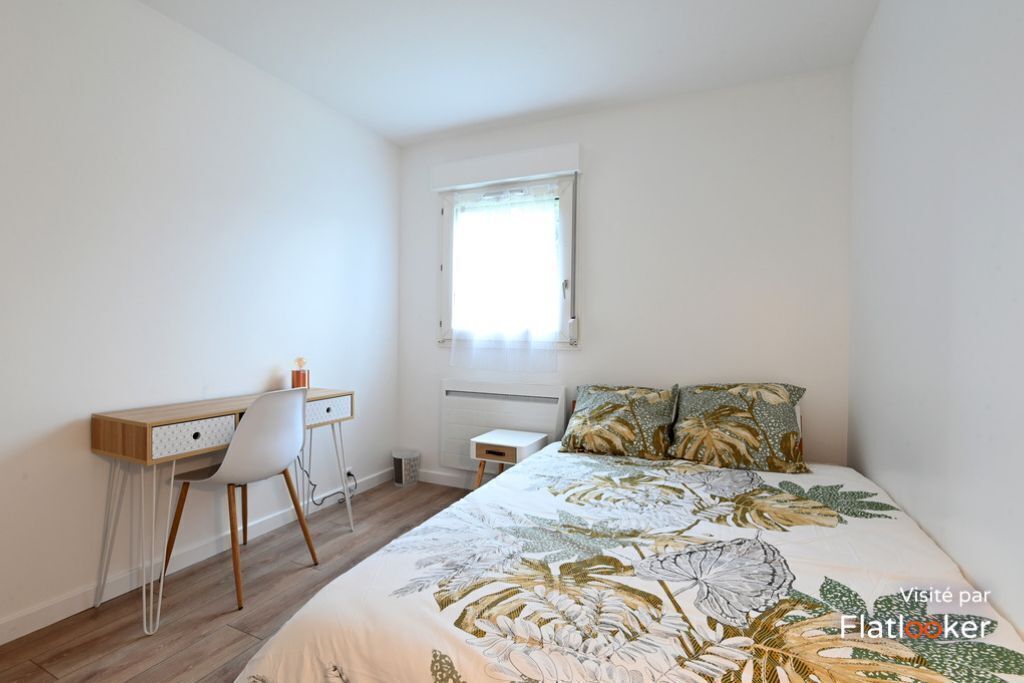 5 bedrooms, desk, iron/ironing board, free WiFi