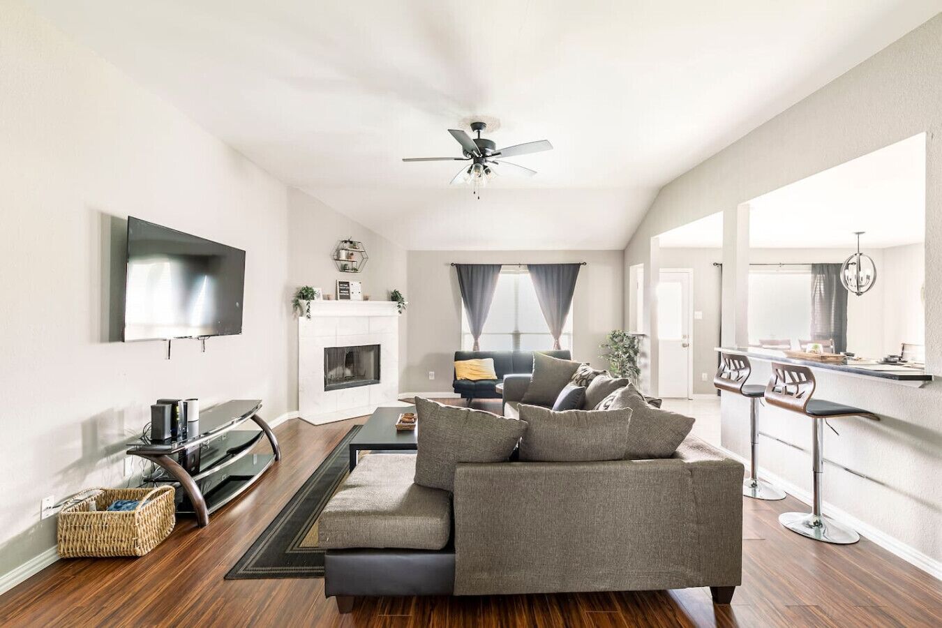 TV, fireplace, foosball, table tennis